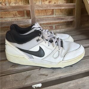 Nike Men's Black and White Full Force Low Sneakers size 9.5